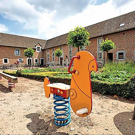 Hof Van Aken - App. 15
